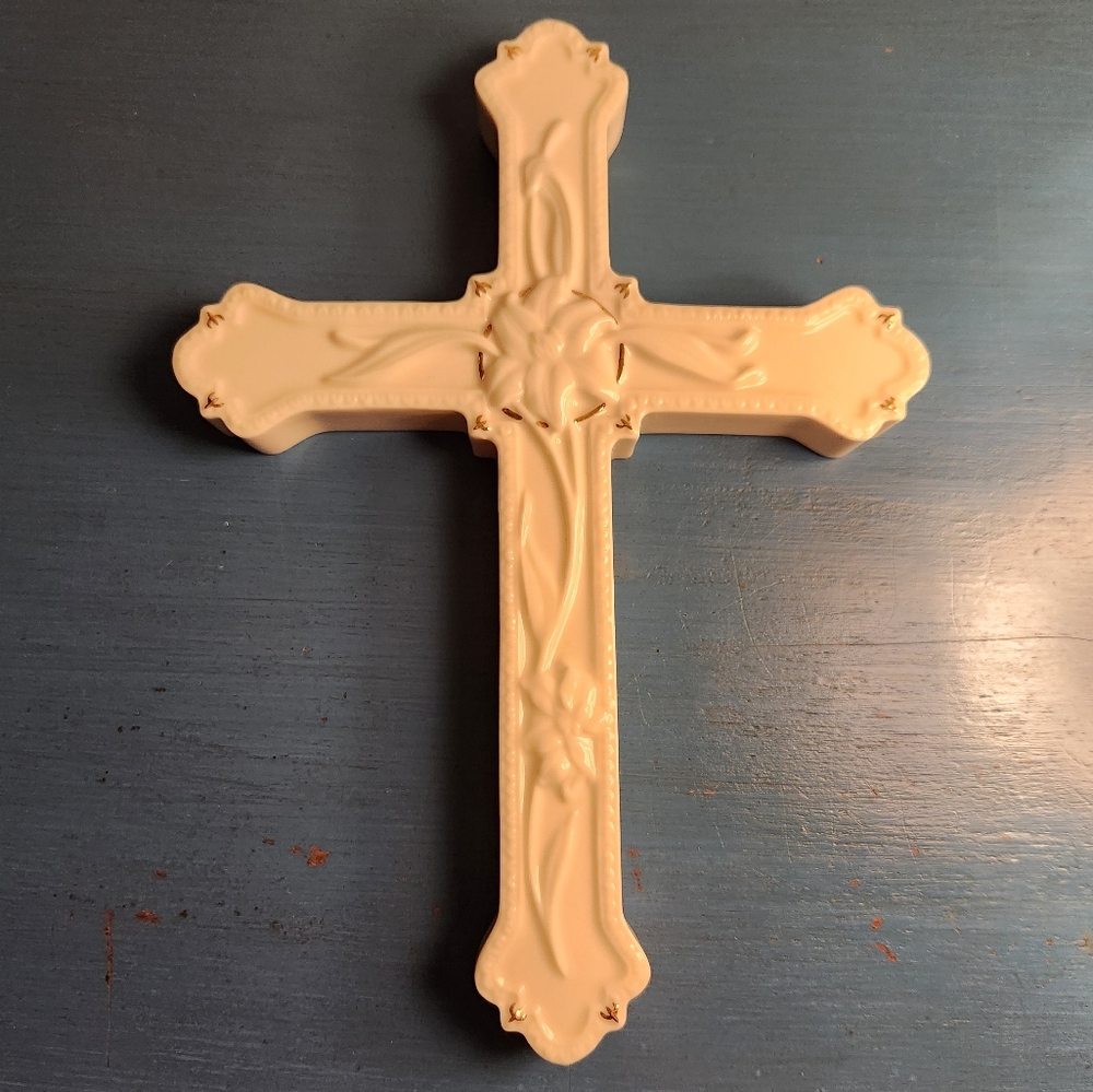 Lenox cross